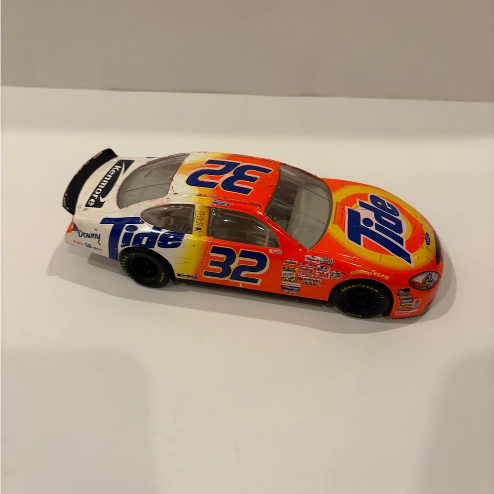 Mattel Hot Wheels Diecast Tide Car
